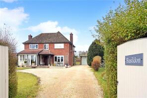 Basildon, Worlds End, Beedon, Newbury RG20 8SD