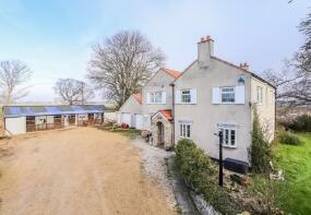 Northfield Farmhouse, Cobcroft Lane, Cridling Stubbs, Knottingley WF11 0AZ