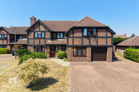 Walsingham Dene, Bournemouth, BH7 7