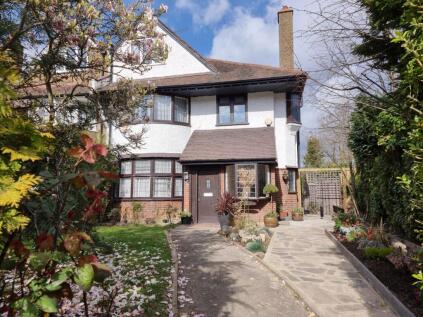 Great North Road, Highgate, N6
