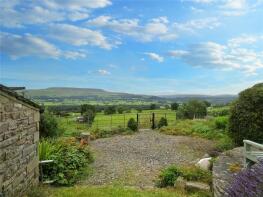 Garthfoot, Preston Under Scar Village, Leyburn DL8 4AH