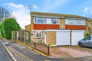 3, Dickens Court, Hemel Hempstead HP2 7NN