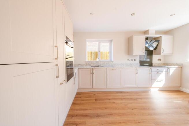3 - Kitchen.jpg