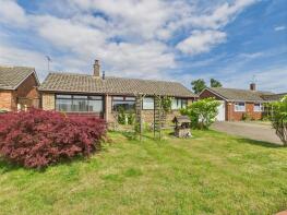 19, Hillcrest, Chedgrave NR14 6HX
