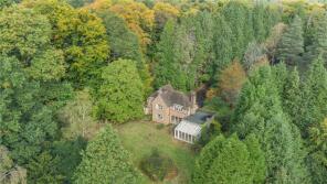 Foxview, Whitmead Lane, Tilford, Farnham GU10 2AR