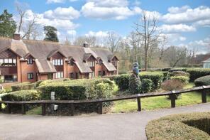 28, Hamblewood Court, Southampton SO30 2UE