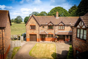 6, Hayside Walk, Malpas SY14 8PE