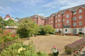 88, Holmbush Court, Queens Crescent, Southsea PO5 3HZ