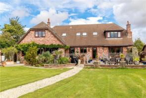 1 Yew Tree House, The Village Green, Westbury BA13 4JZ
