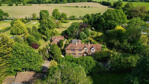 Substantial Country Home In 1.65 Acre Plot - Widford, Herts
