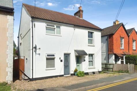 St. Georges Road, Badshot Lea, Farnham, Surrey, GU9