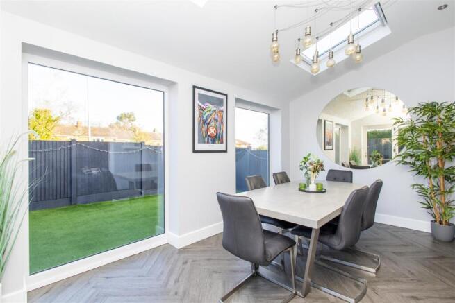 Family/dining room