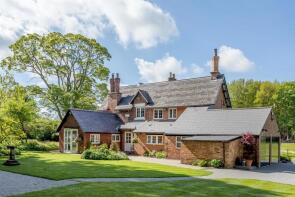 East Lodge, Byrkley Drive, Burton-on-trent DE13 9RN