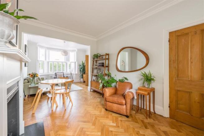 43 Compton Road-9.jpg