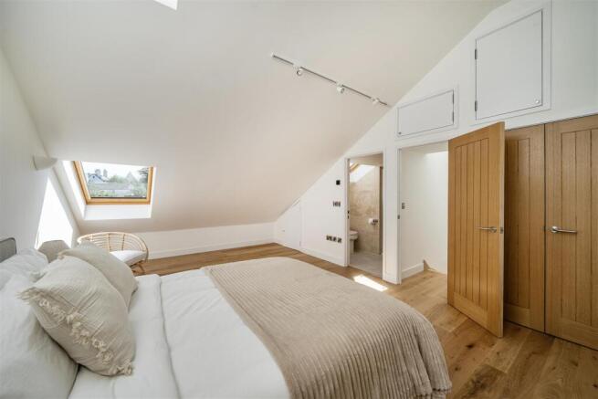 Bedroom 1.jpg