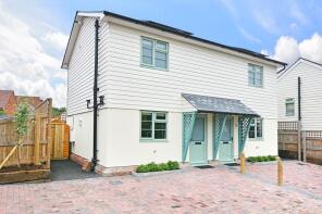 Buttercup Cottages, Parbrook, Billingshurst RH14 9ET