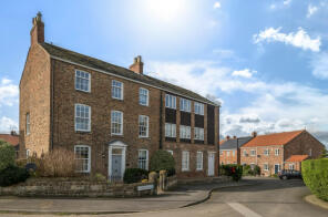 3, Renton Close, Harrogate HG3 3UB