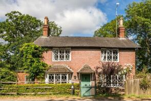 Toll Cottage, Brighton Road, Horsham RH13 8HB