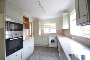 Llwyncelyn, Llanddowror Village, Llanddowror, Carmarthen SA33 4HA