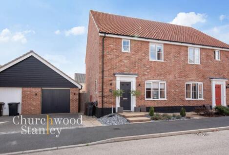 Ian Rose Way, Mistley, CO11