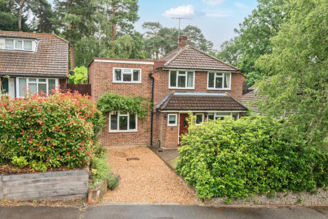 Pine Tree Hill, Pyrford, GU22