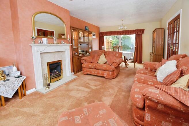 Lounge/Dining Room