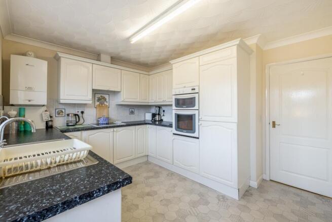 3 Sanders Close (Sandilands)-26