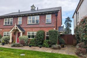 16, Homefield Close, Winkton, Christchurch BH23 7AQ