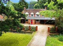 Longthorpe House, Vicarage Lane, Mattingley, Hook RG27 8LE