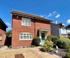 2, Homefield Close, Winkton, Christchurch BH23 7AQ