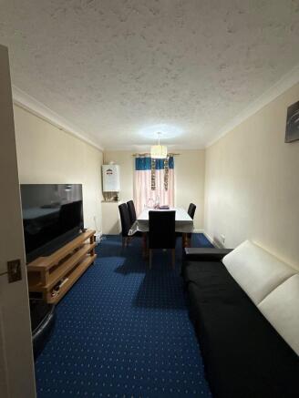 LOUNGE- FLAT 7