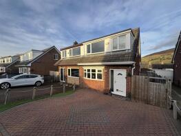 86, Fistral Crescent, Stalybridge SK15 3HW