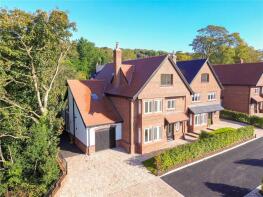 8, Burton Manor Gardens, Burton, Neston CH64 5AB