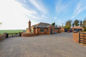 Crossways, Winklands Oaks Lane, Deal CT14 8HY