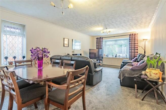 Lounge/Dining Room