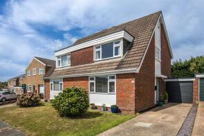 64, Rocks Park Road, Uckfield TN22 2AX