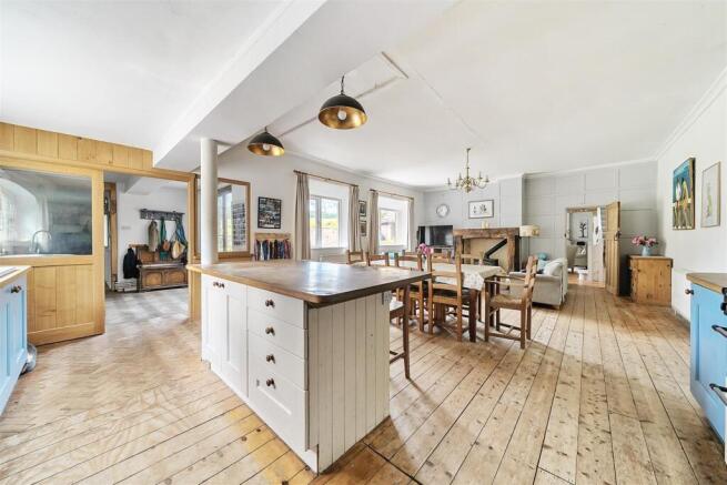 Kitchen / Dining Room