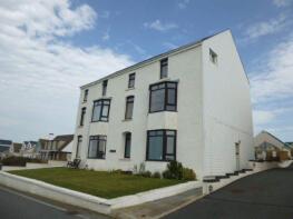 Flat 1, Glanavon Court, Coronation Drive, Cardigan SA43 1PP
