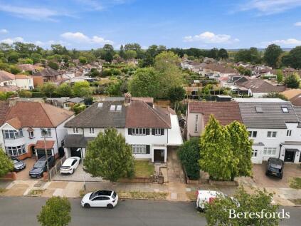 Tawny Avenue, Upminster, RM14