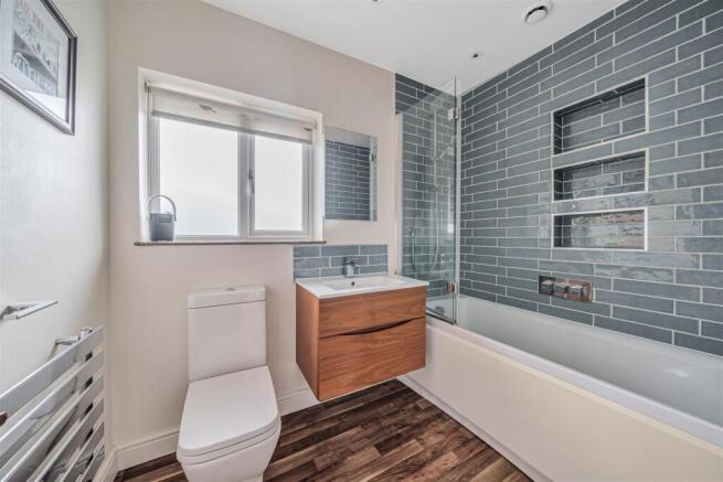 Dulwich Way - Bathroom.jpg