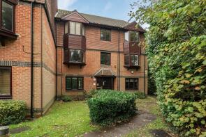 32, Foxhills, Woking GU21 3LT