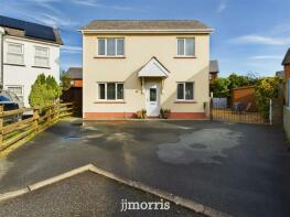 14, Tudor Gardens, Merlins Bridge, Haverfordwest SA61 1LB