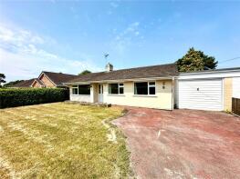 2, Hill Way, Ringwood BH24 2HZ