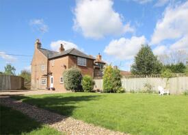 Rose Cottage, Section Of A4130 Running Between Bix And Lower Assendon, Bix, Henley-on-thames RG9 6DB