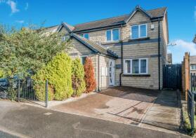 27, Redwood Crescent, Bradford BD4 6FN