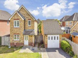21, Deer Close, Chichester PO19 8TJ