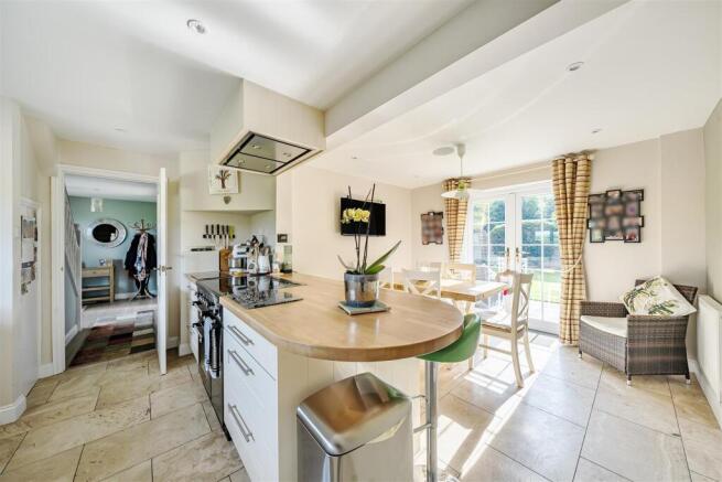 Kitchen/Dining