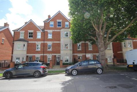 Warwick Avenue, Bedford