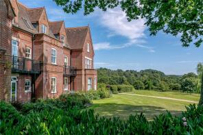 8, Oak House Apartments, Enton Lane, Enton, Godalming GU8 5AP