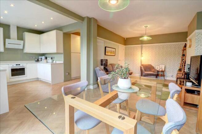 OPEN PLAN SITTING